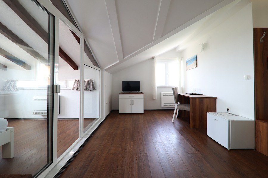 Hotel Murter - Deluxe Suite with Sea View - 3