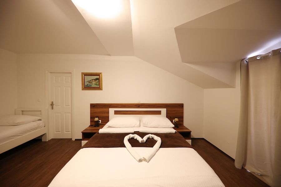 Hotel Murter - Superior Triple Room with Balcony and Sea View - 2